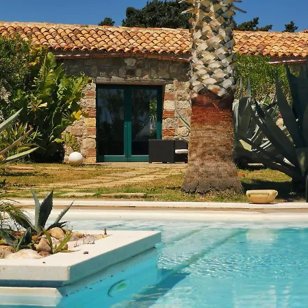 Masseria Del Piano Готель Чефалу